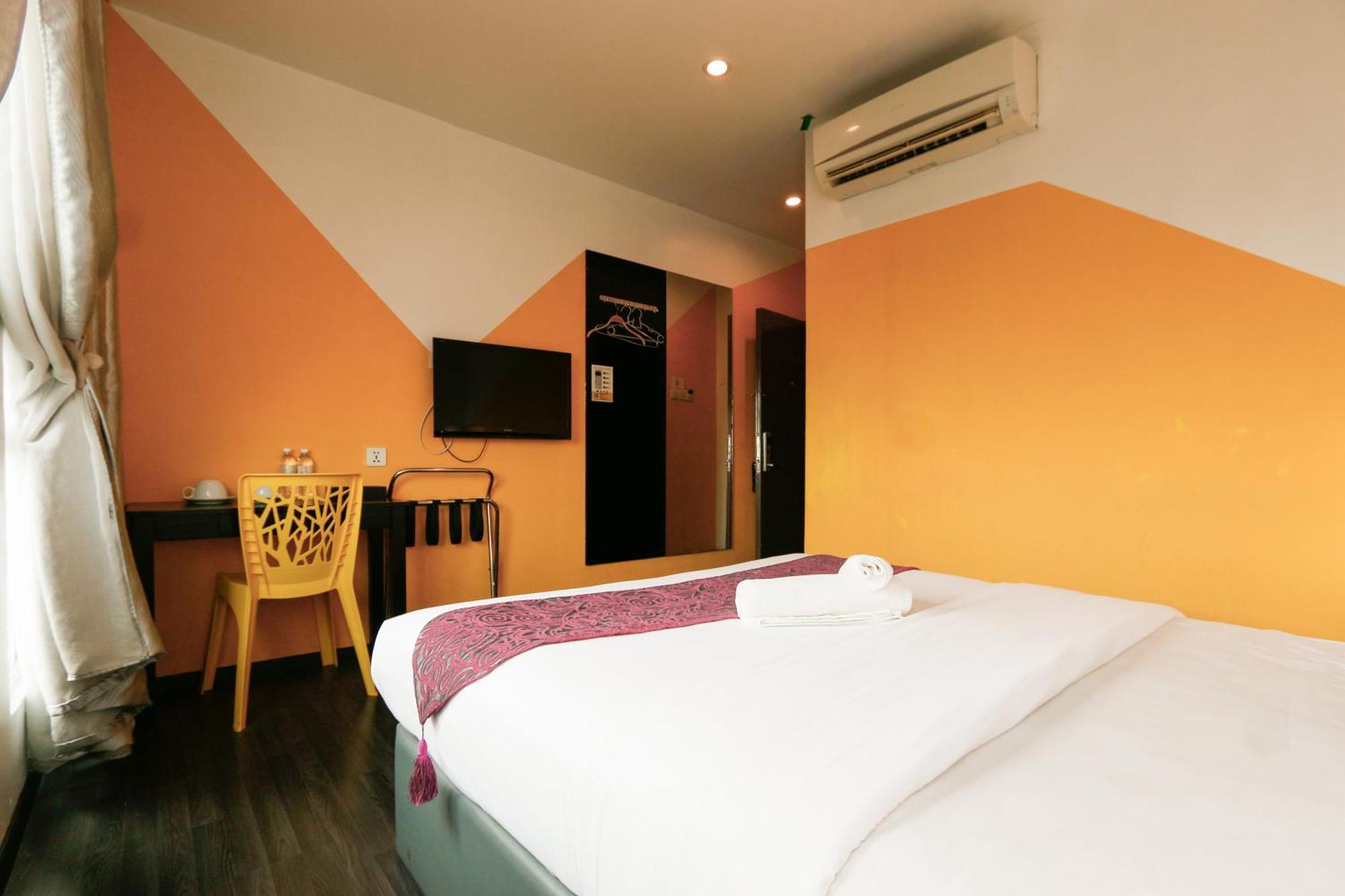 Deluxe Queen Room