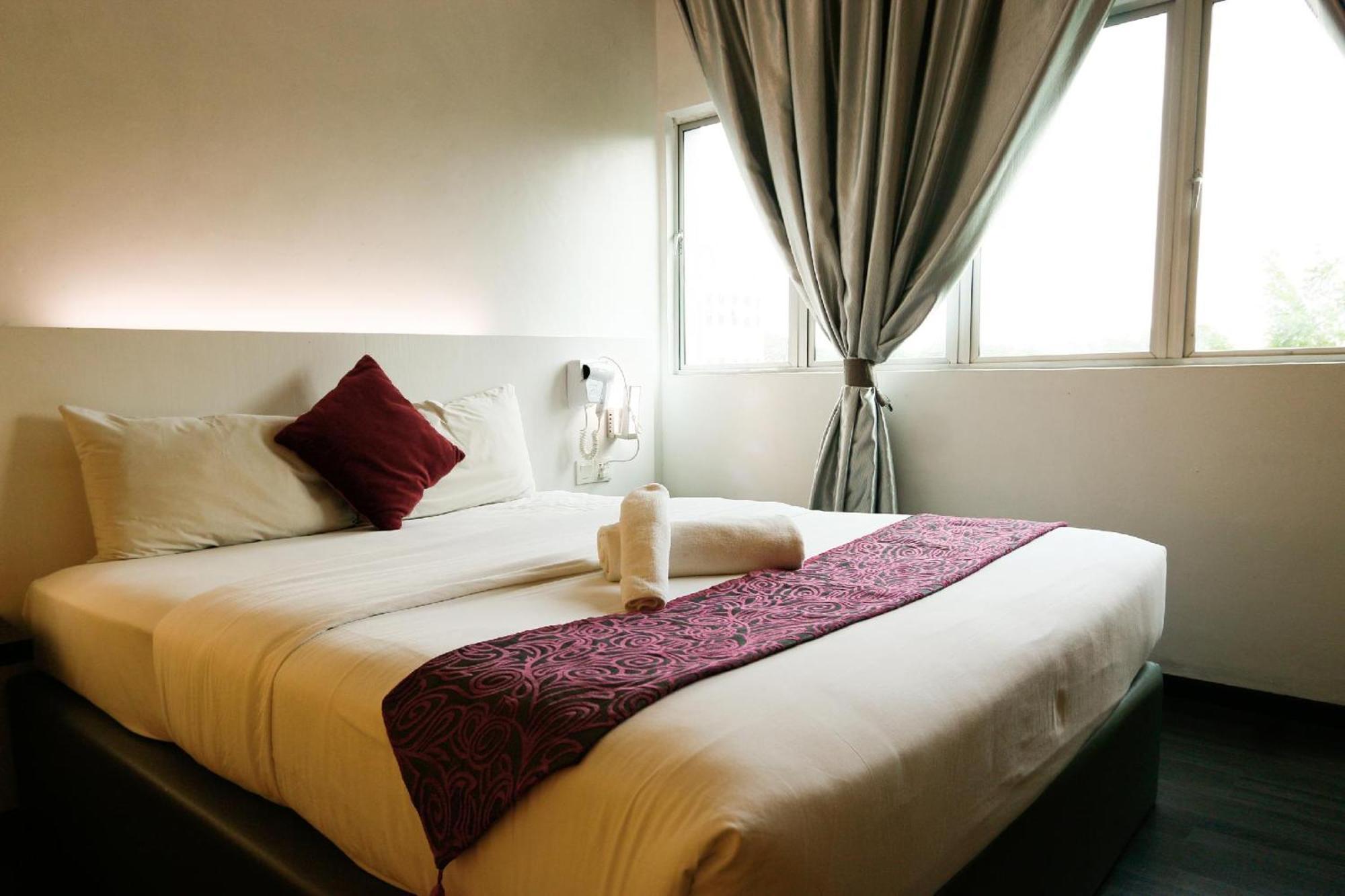 Deluxe Queen Room
