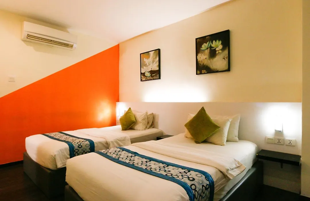 Swing & Pillows - Golden Roof Hotel Ampang, Ipoh-1